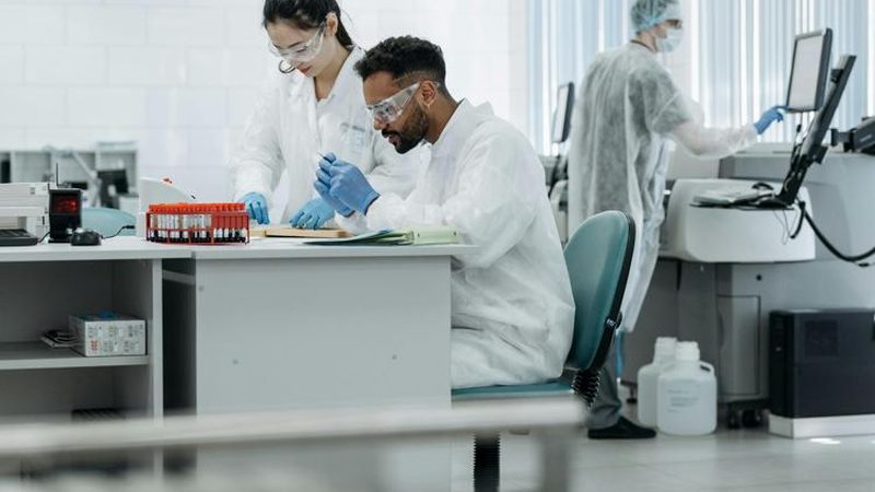 GMP认证与QS认证：制药行业质量管理的双保险
